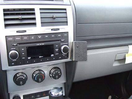 BRODIT 853930 ProClip Halterung - Dodge Nitro 2007-2012 KFZ-Halter für Navigation / GPS